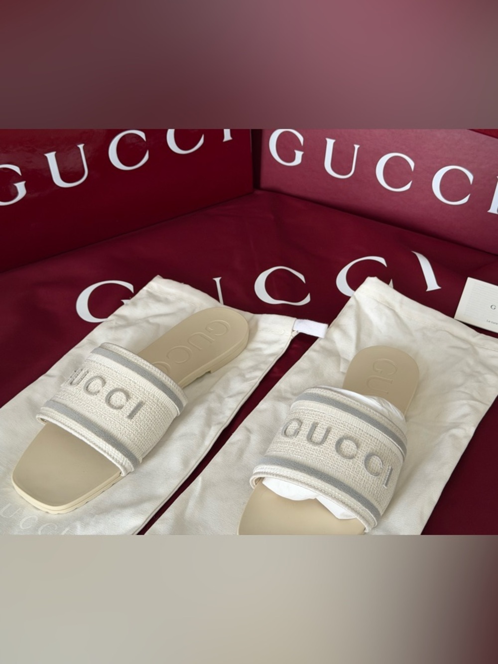 Gucci Cream and Gray Embroidered Logo Slide Sandals 38 NIB